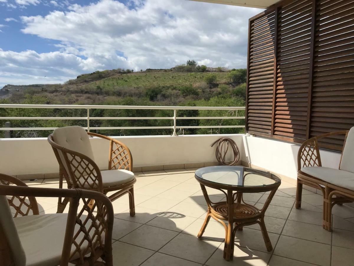 Meublé Homard avec jacuzzi et vue mer Saint-Gilles-les Bains Exterior foto
