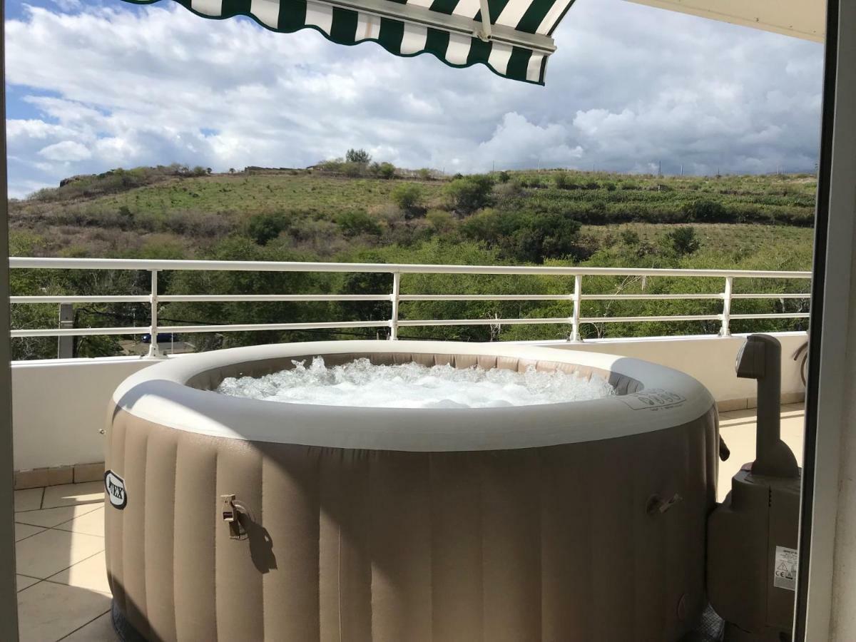 Meublé Homard avec jacuzzi et vue mer Saint-Gilles-les Bains Exterior foto